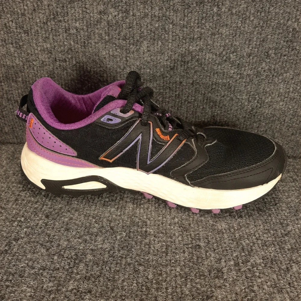 New Balance 410v7 Womens Size 7.5 Trail Running Shoes Black and Purple WT410CK7